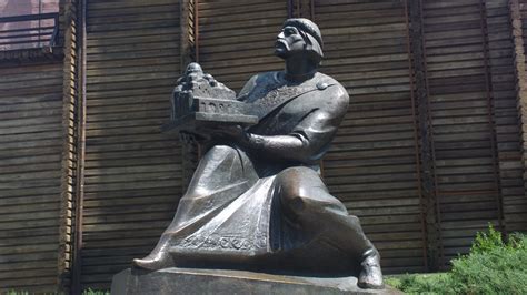 Памятник Ярославу Мудрому в Киеве