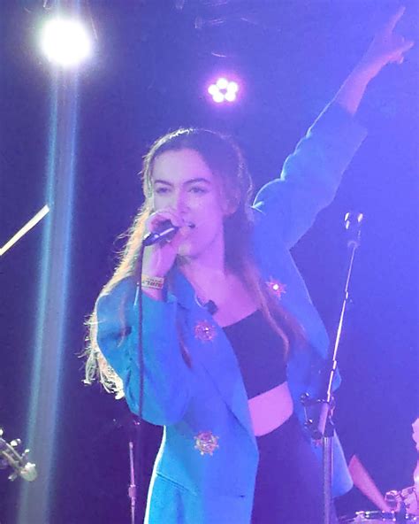 It’s All True: Malinda makes waves, mixes styles - The Mac Weekly