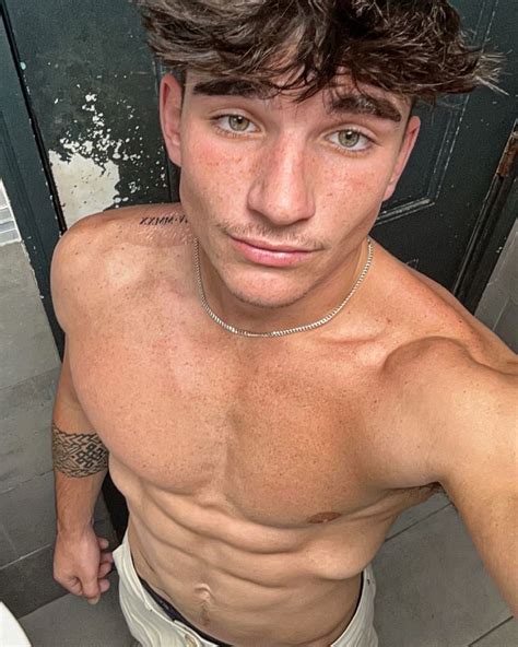 Josh vigh | Online Fitness Coach (@josh.vigh) • Instagram photos and videos