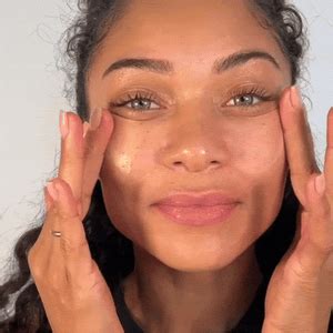 weekend skin spf tinted sunscreen  vitamin  irisromeo