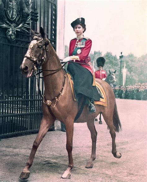 40 Incredible Color Photographs That Show What Life Was Really Like in ...