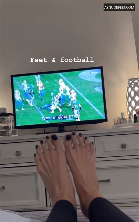 DERYNN PAIGE Feet - AZNudeFeet