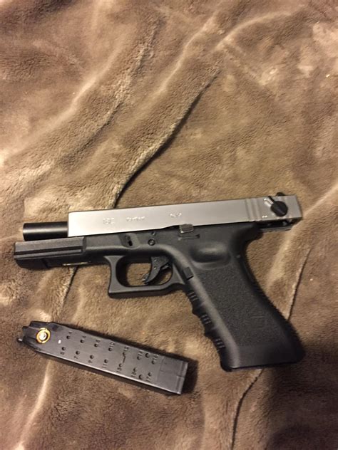 I finally got my we g18c : r/airsoft