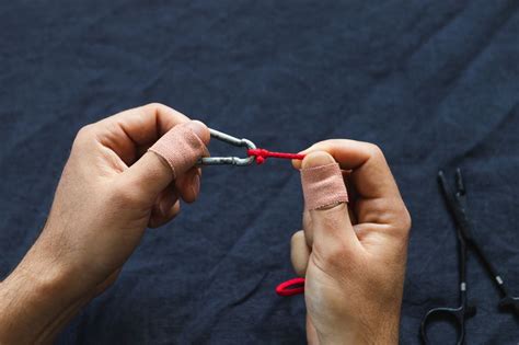 How to Tie the Davy Knot (Step-By-Step With Video) - Into Fly Fishing