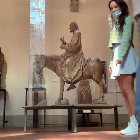 Hannah goes for a ride | Scrolller