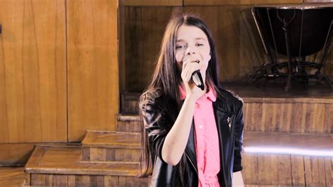 Daria Stefan - solist international - YouTube