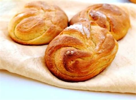 Нежная слоеная московская плюшка | Recipe | Food, Homemade bread ...