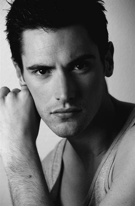 Jonathan L | QUEST Artists & Models