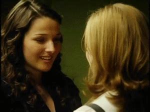 lesbian love lesbian kiss gif wifflegif