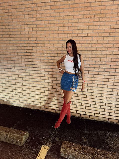 Alyssa Martin (@alyssa_onair) • Instagram photos and videos