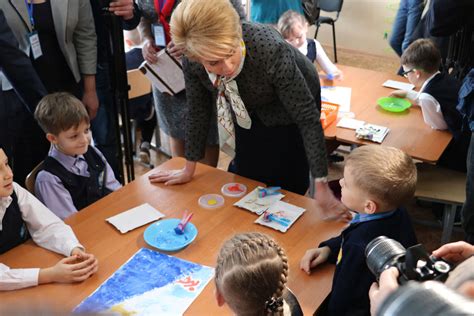 Міністр освіти перевірила пілотний проект нової школи в НВО №25 у ...