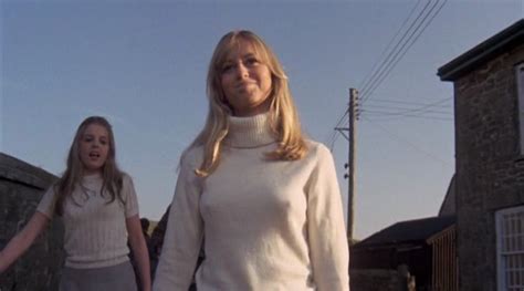 sally-thomsett-susan-george-straw-dogs-1971