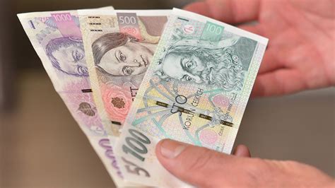 realna mzda klesla skoro   procent novinky