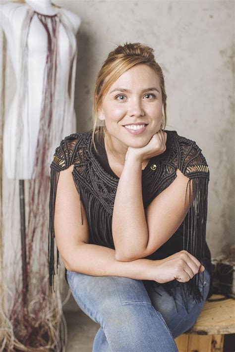 Oropéndola es una marca colombiana de ropa para combinar con tenis | Vogue