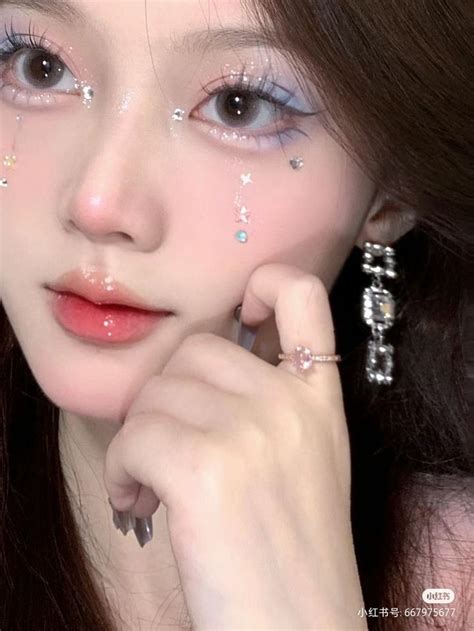 Douyin makeup blue eyeshadow aesthetic makeup look – Artofit
