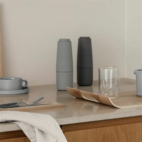 SALPI Salt & Pepper Mills // Sharkskin & Magnet - blomus Salt & Pepper