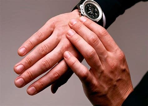 Ухаживать за ногтями положено не только дамам.Для представителей ...