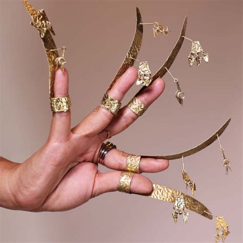 Janggay Nails with Bling– Daily Malong