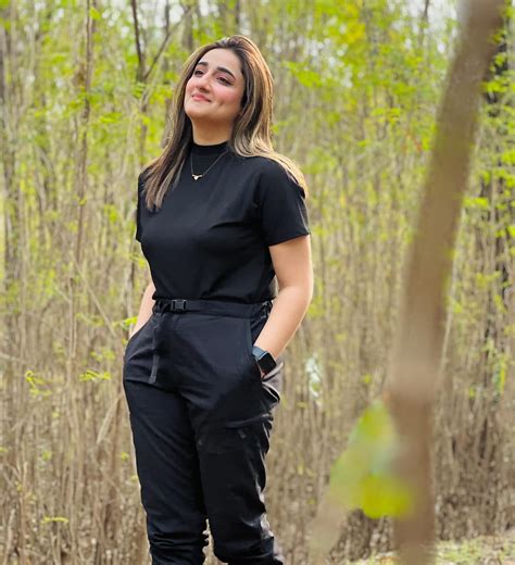 Nimra Mehra Opens Up About Heartbreak For The First Time | Reviewit.pk