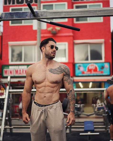 Okan Serbes - Muscle Beach 💪🏻 🏖️ Transform Your Body in...
