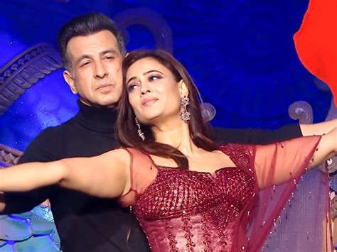 shweta tiwari ronit roy recreate kasautii magic