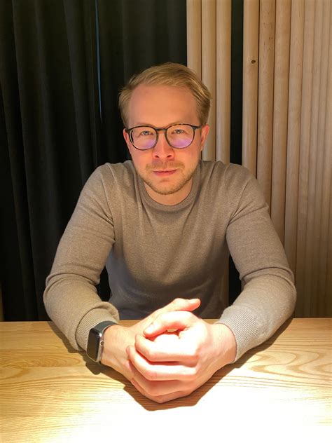 Aleksandr Romanov – Medium