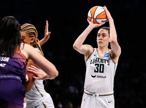 Liberty hold off woeful Mercury thanks to Breanna Stewart’s 43-point