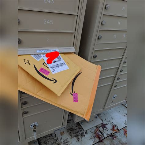 LeTs GiVe PRiVatE CoUrieRs MAilBOx AcCeSs : r/USPS