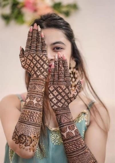 Arabic Mehndi Design - InviteIndia