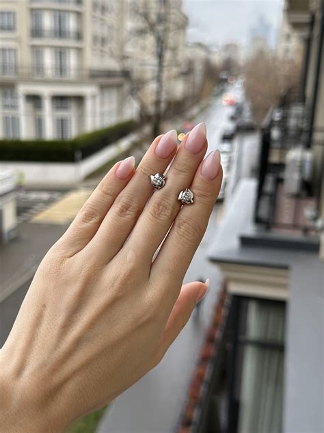 Серьги Cartier купить в Москве за 395 000 руб. Женские Платина С историей