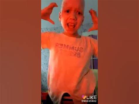 Она болеет раком😭 - YouTube