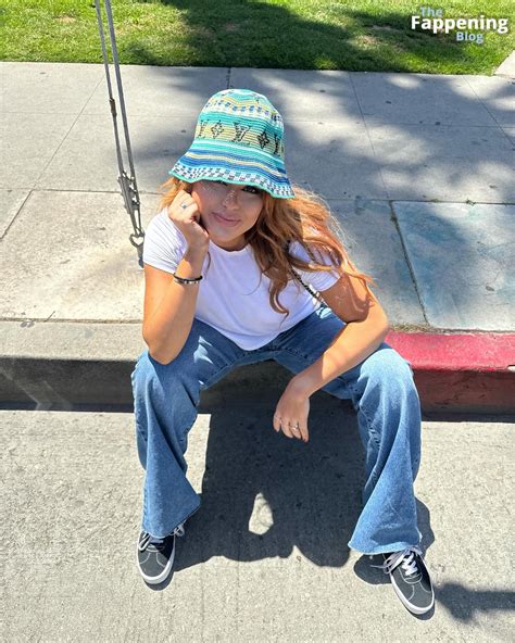 Tallia Storm Braless (5 Photos) - The Fappening Leaked Photos