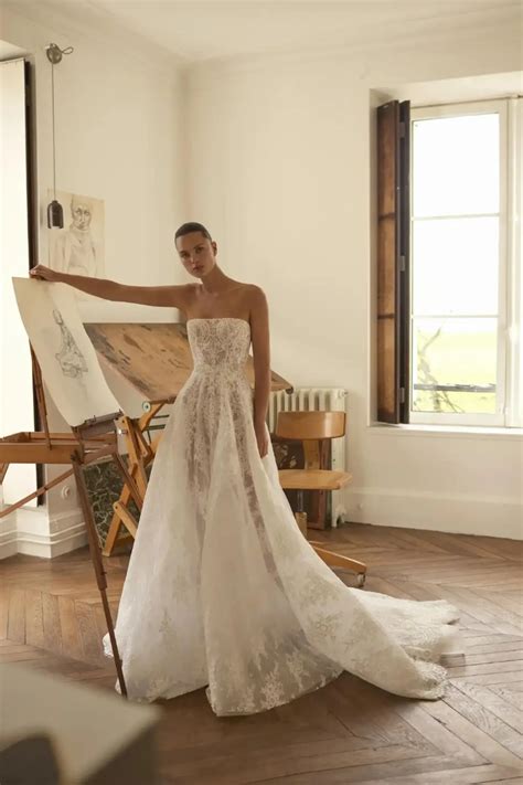 Top 2025 Wedding Dress Trends