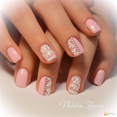Нежно розовый маникюр на короткие ногти (49 фото)