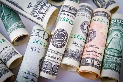 ways  maintain healthy finances  newsweekly