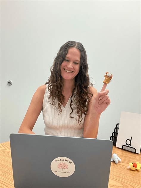 Community Highlights: Meet Gabrielle Hennings And Zoe Hemenway of H&H