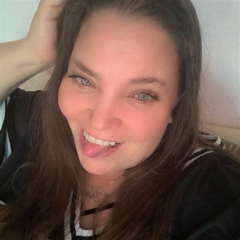 Promiflash - https://www.promiflash.de/news/2025/09/11/so-sexy-zeigt