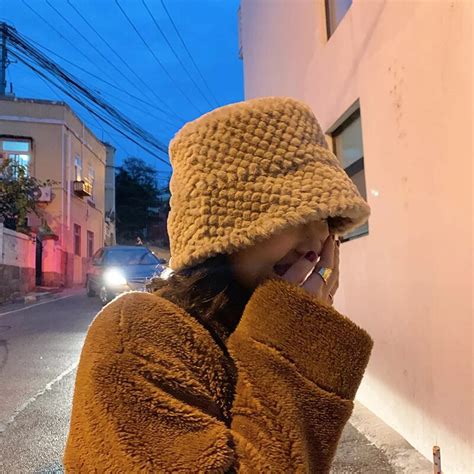 Badu.bg Корейска шапка с кофа от заек от изкуствена кожа за жени, есен ...