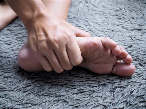 5 Reasons You May be Experiencing Foot Pain in the Morning - Foot and