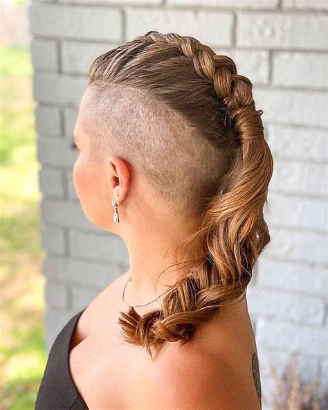 women's shaved sides hairstyles 3