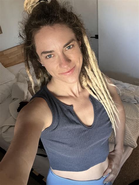 Hippie housewife : r/cougars_and_milfs_sfw