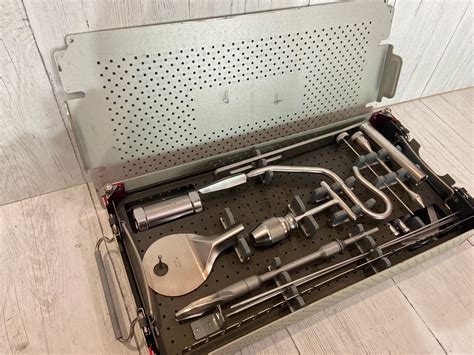 Synthes Titanium Trochanteric Fixation Nail Insertion Set 20.25"x10"x3