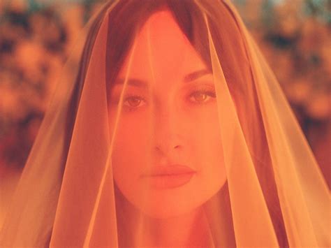 Download Kacey Musgraves Orange Veil Wallpaper | Wallpapers.com