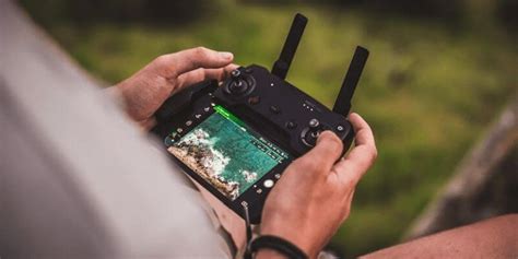 Best Drone Controller 2022: Top Brands Reviewed - Staaker.com