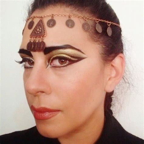 #Maquillaje #makeupbyme #makeup #artistic #egipto #egipcian | Ear cuff ...