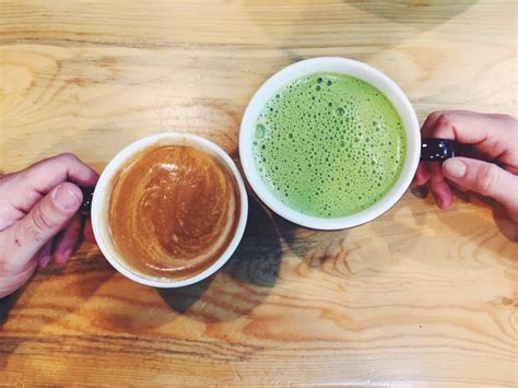 Matcha ou café ? Le duel des boissons énergisantes - 1 Café SVP