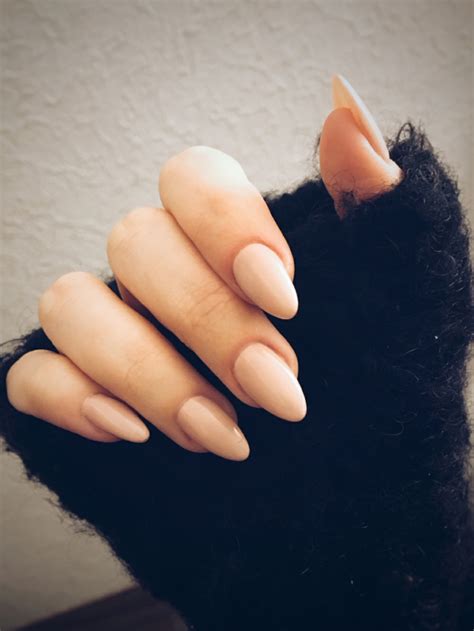 Unghie a mandorla – l’ultima tendenza per una manicure perfetta