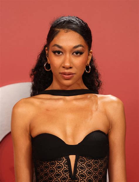 Aoki Lee Simmons Goes Public With 65-Year-Old Restauranteur - Cirrkus News