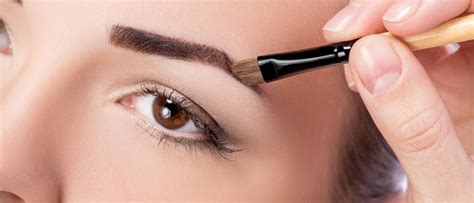 Eyebrow Shaping Tips | Veet