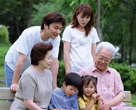 role   extended family play  china gahagan appause